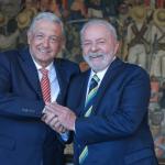 AMLO reclama que han inflado caso de Yasmín Esquivel al nivel de Genaro García Luna