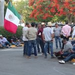 Sufren vendedores de aguas frescas incremento en el precio de los insumos