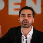 Canelo Álvarez, acusado de “secuestrar cinturones” y huir de David Benavidez