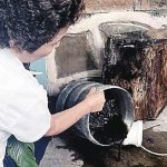 Consumen alcohol adulterado y mueren 34 en la India; decenas de hospitalizados